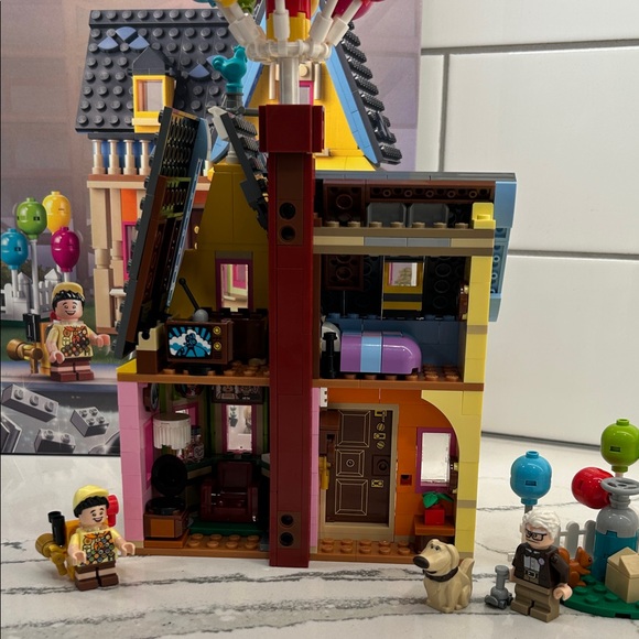 LEGO Disney House with Vibrant Balloons - Picture 5 of 8